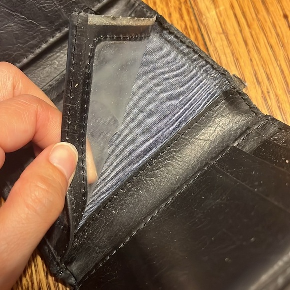 “Levi’s- Men’s Wallet” - Picture 6 of 7